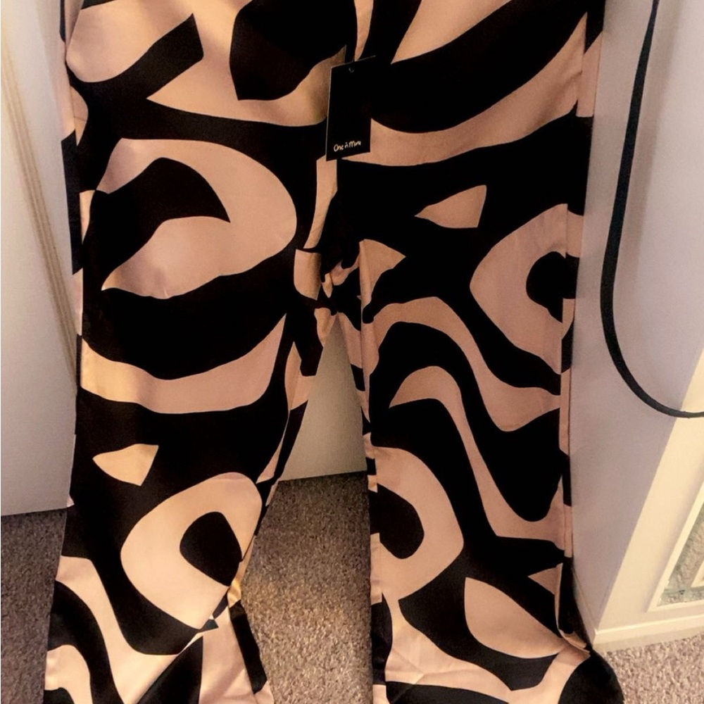 Chic Black and Cream Patterned Pants